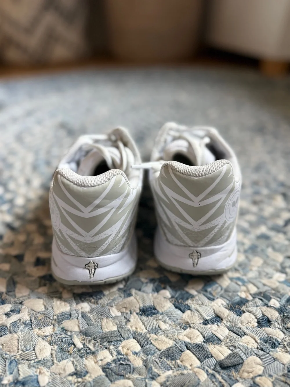 Babolat Youth court tennis shoes size 5.5
